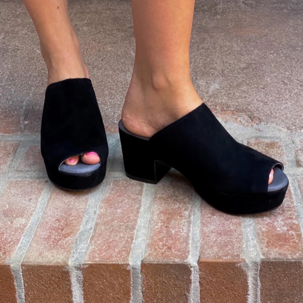 Chocolat Blu Garnet Black Suede Shoes size 9
